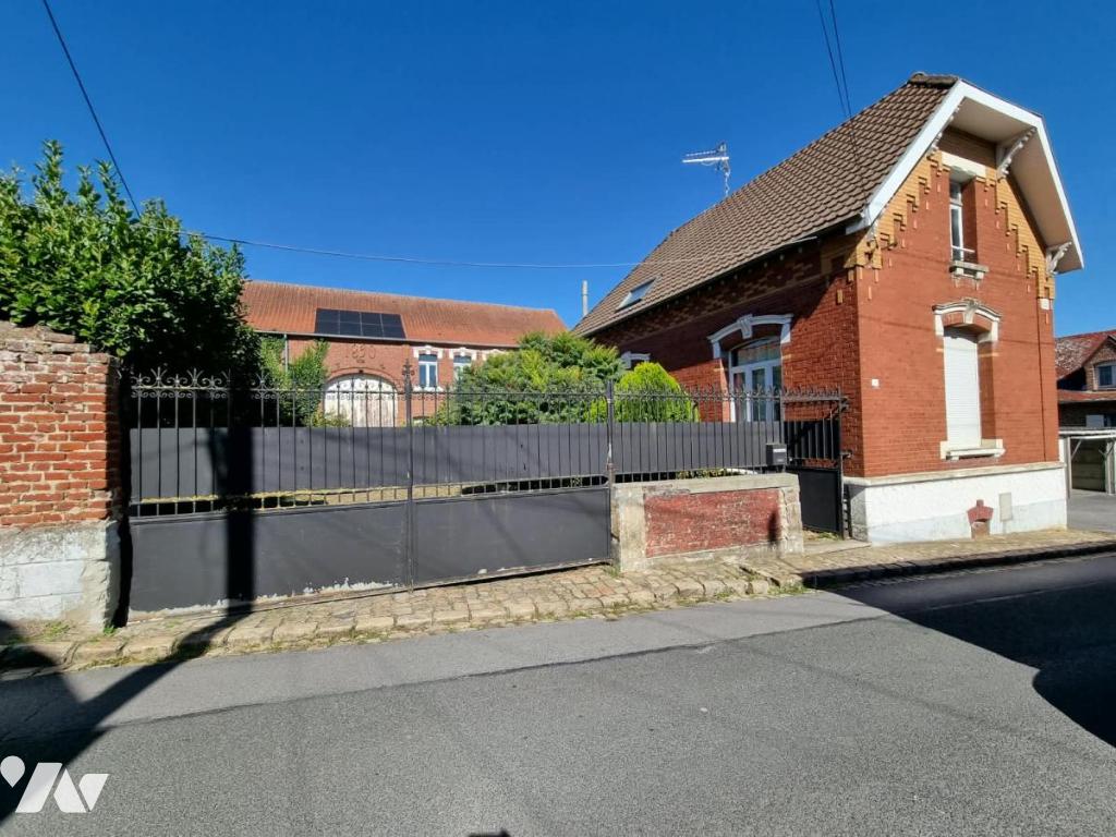 Maison 195 m² · à Saint-Vaast-en-Cambrésis · 195,1 m² · 198 000 €