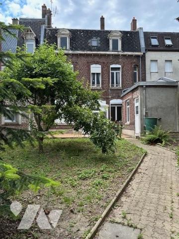 Maison 11 pièces 248 m² · à Cambrai · 248 m² · 250 000 €