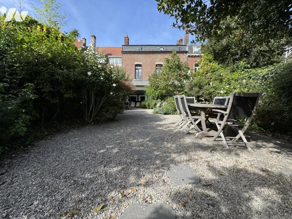 Maison 7 pièces 250 m² · à Valenciennes · 250 m² · 585 000 €