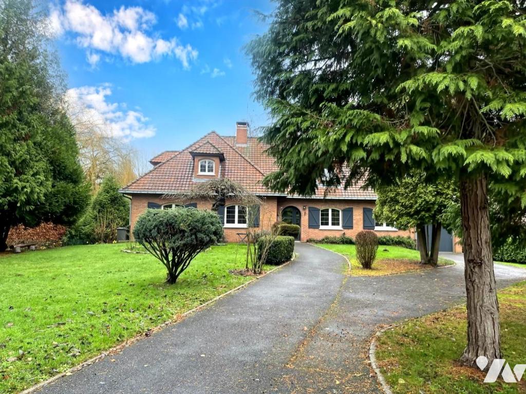 Maison 7 pièces 201 m² · à Saint-Amand-les-Eaux · 201 m² · 479 000 €