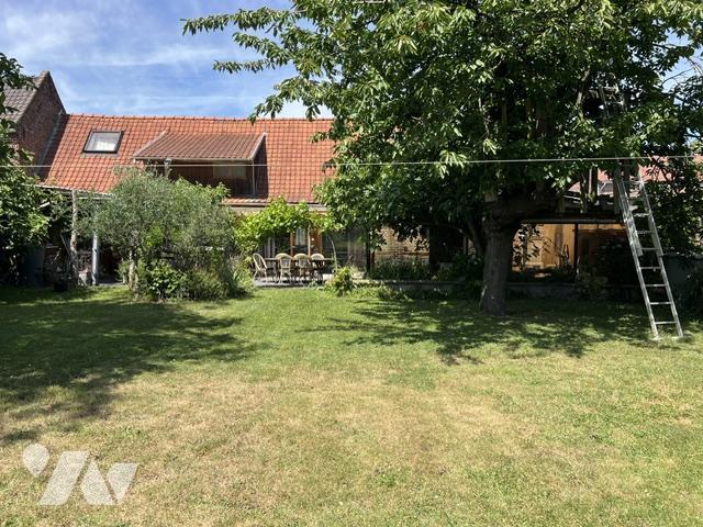 Maison 10 pièces 340 m² · à Gondecourt · 340 m² · 550 000 €