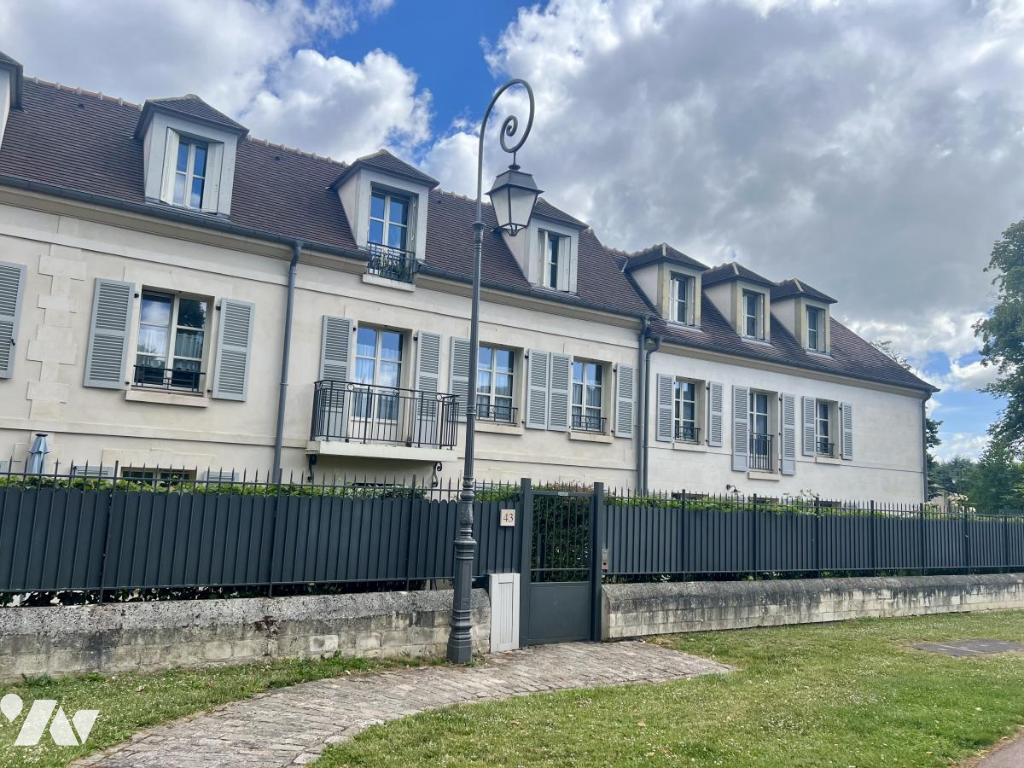 Parking Senlis · 150 €/mois