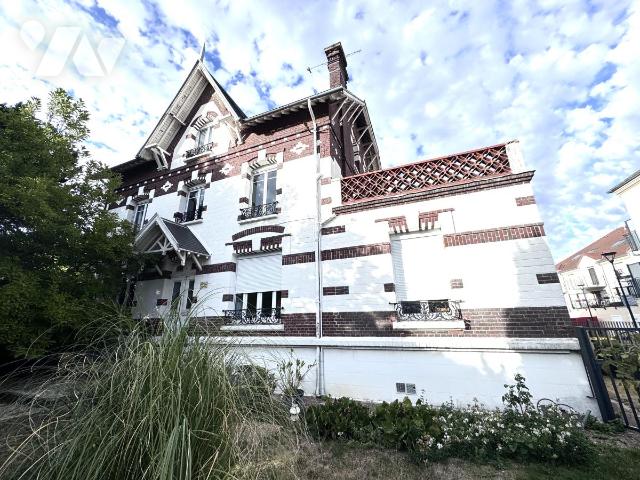 Maison 240m² — Crépy-en-Valois