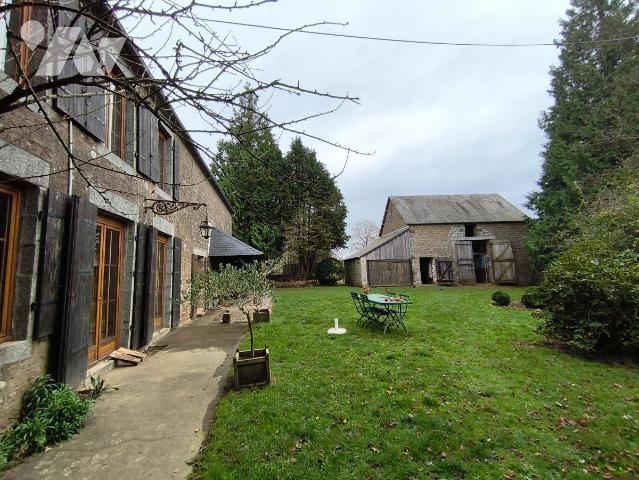Maison 6 pièces 158 m² · à Lonlay-l'Abbaye · 158 m² · 451 500 €