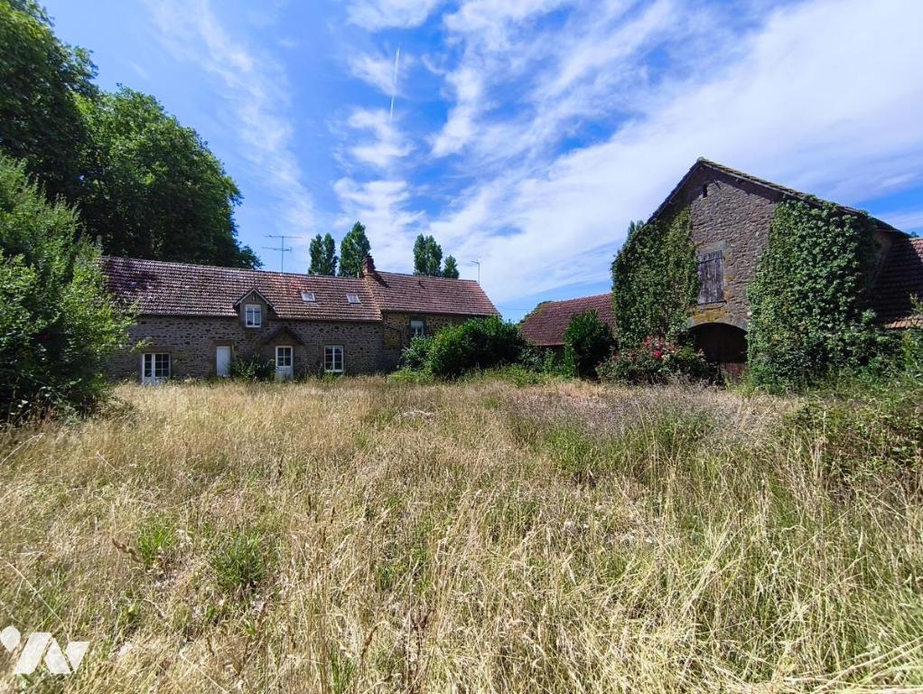 Maison 8 pièces 206 m² · à Ceaucé · 206 m² · 147 000 €
