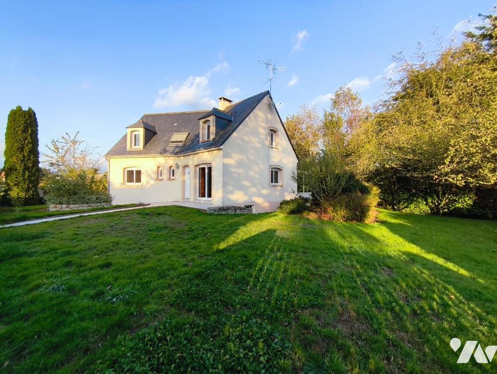 Maison 5 pièces 140 m² · à Saint-Georges-de-Rouelley · 140 m² · 190 000 €