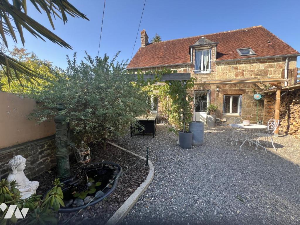 VENTE maison-STE MARGUERITE DE CARROUGES (61)