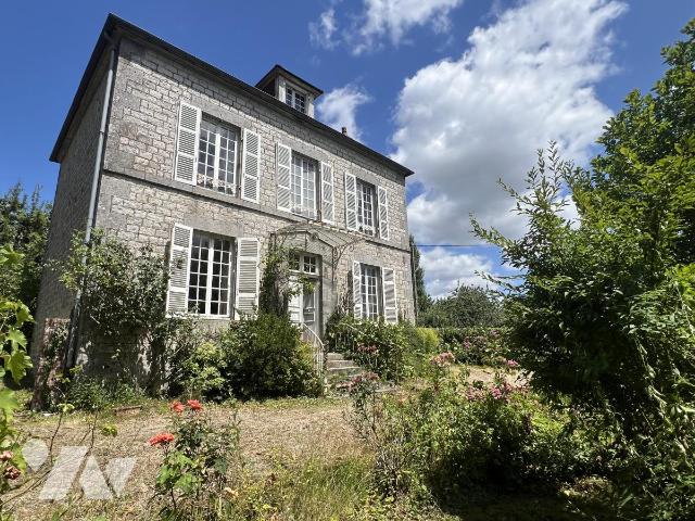 Maison 6 pièces 144 m² · à Rives d'Andaine · 144 m² · 142 000 €