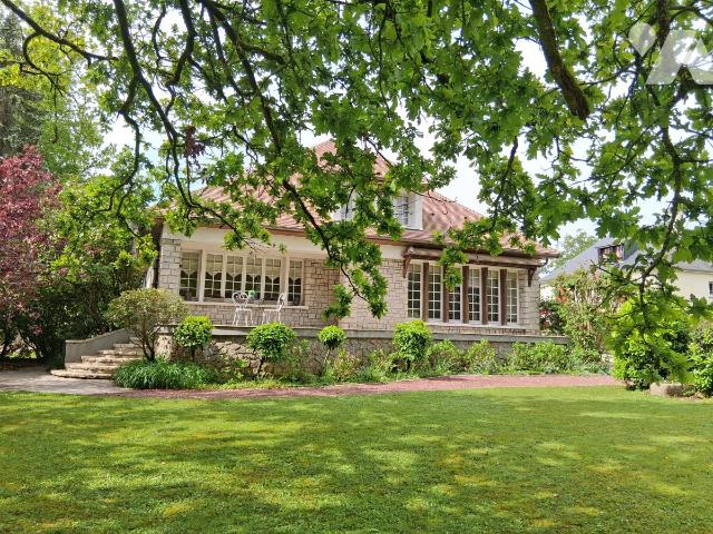 Maison 9 pièces 204 m² · à Bagnoles de l'Orne Normandie · 204 m² · 395 000 €