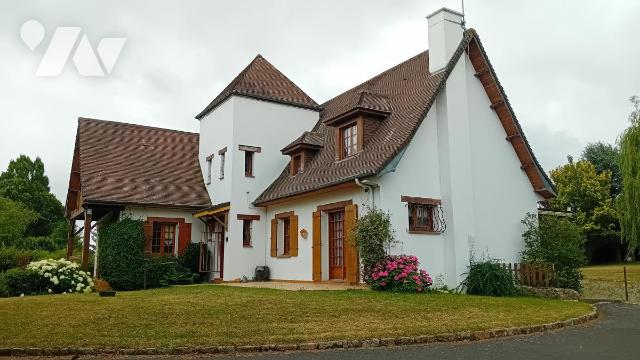Maison 8 pièces 200 m² · à Givenchy-en-Gohelle · 200 m² · 430 000 €