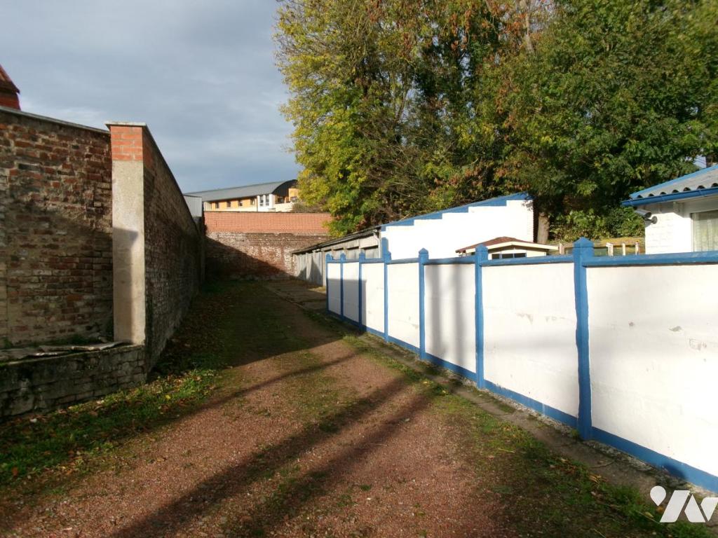 LOCATION garage-BETHUNE (62)