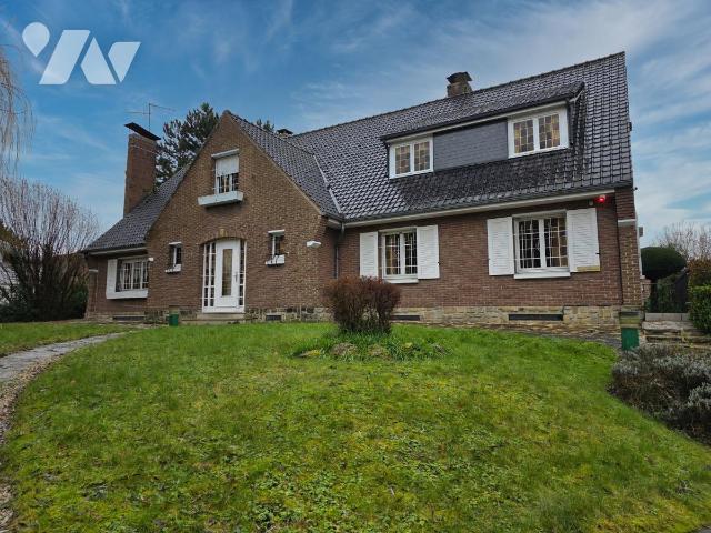 Maison 9 pièces 329 m² · à Sainghin-en-Mélantois · 329,3 m² · 950 000 €