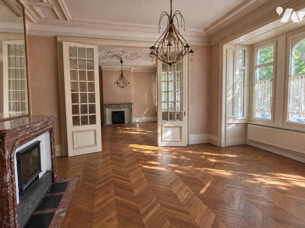 Appartement 4 pièces 176 m² · à Calais · 176 m² · 215 000 €