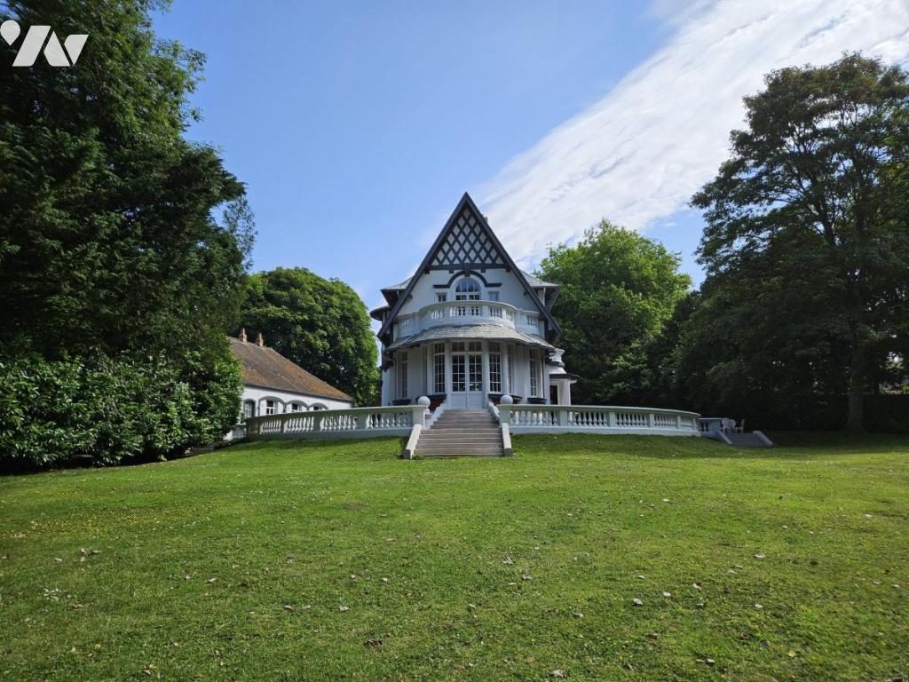 Maison 8 pièces 436 m² · à Wacquinghen · 436 m² · 1 220 700 €
