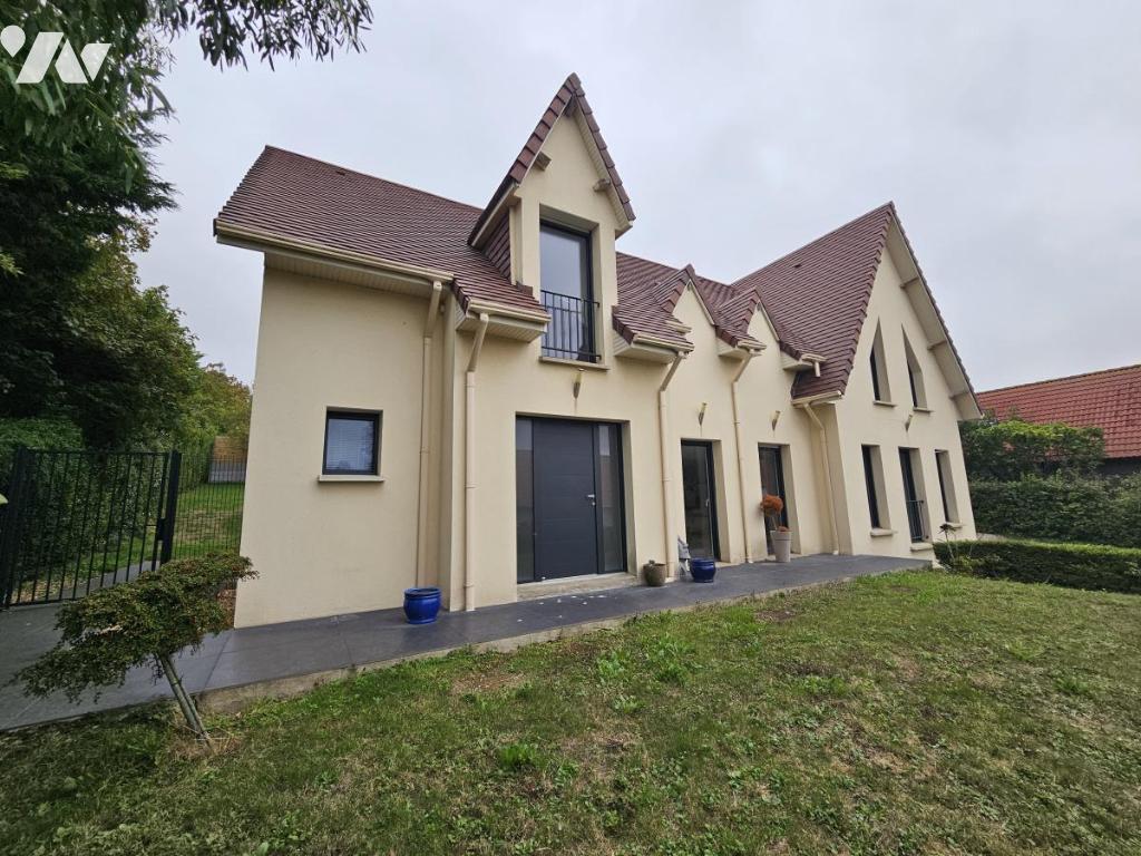 Maison 7 pièces 199 m² · à Escalles · 198,5 m² · 585 000 €