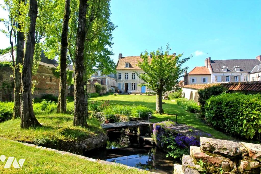 Maison 13 pièces 250 m² · à Auxi-le-Château · 250 m² · 300 000 €