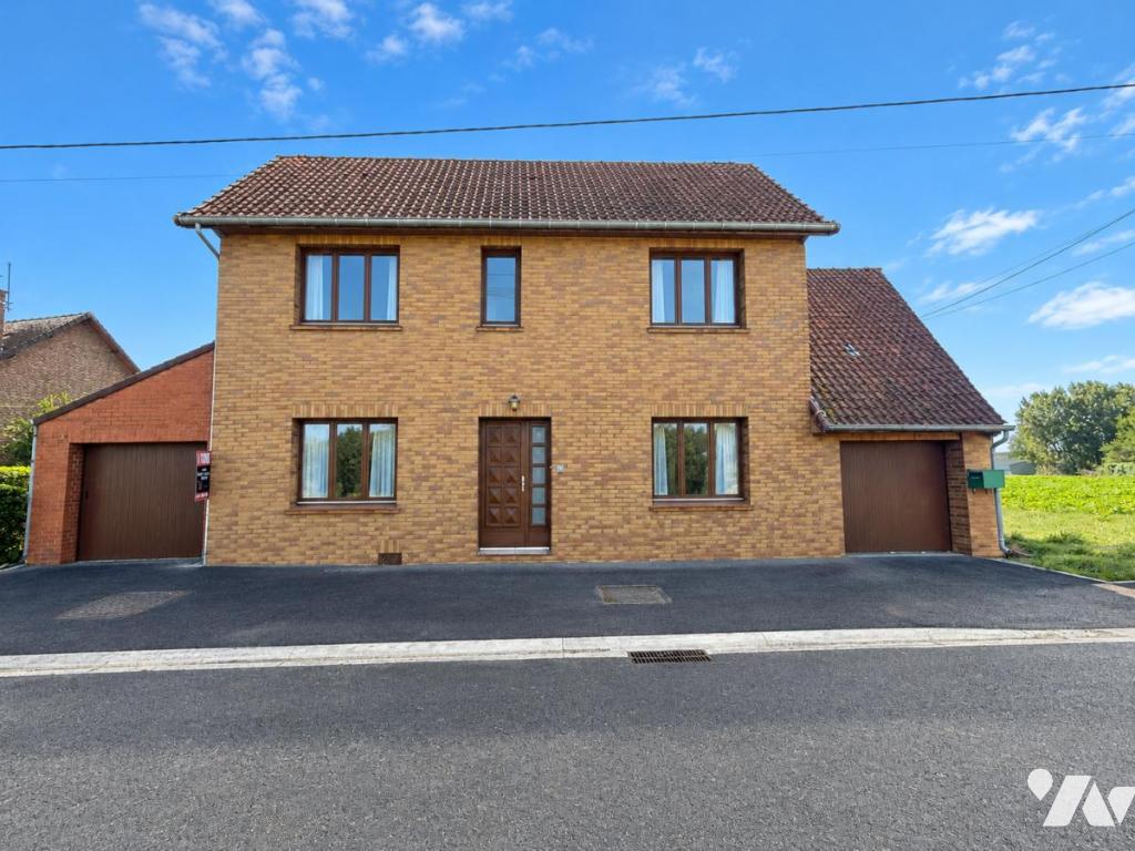 Maison 6 pièces 136 m² · à Blessy · 136 m² · 125 000 €