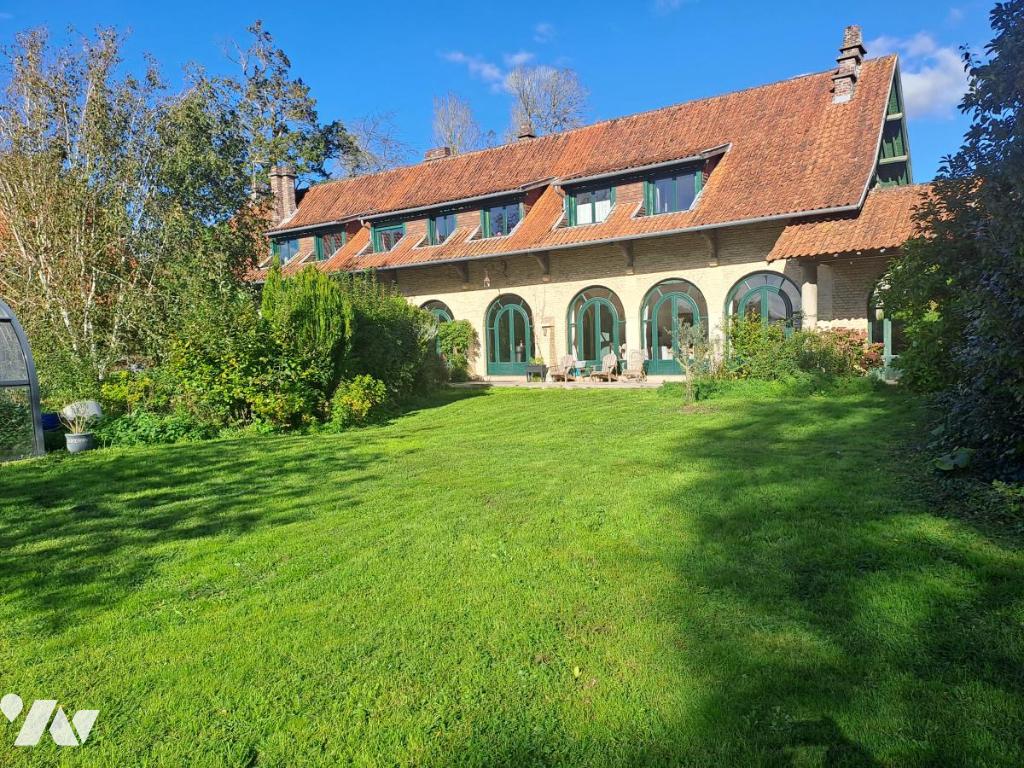 Maison 20 pièces 360 m² · à Ardres · 360 m² · 835 000 €