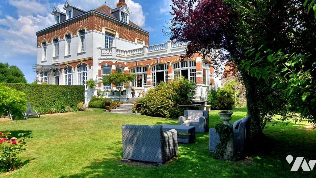 Maison 8 pièces 225 m² · à Coulogne · 225 m² · 690 000 €