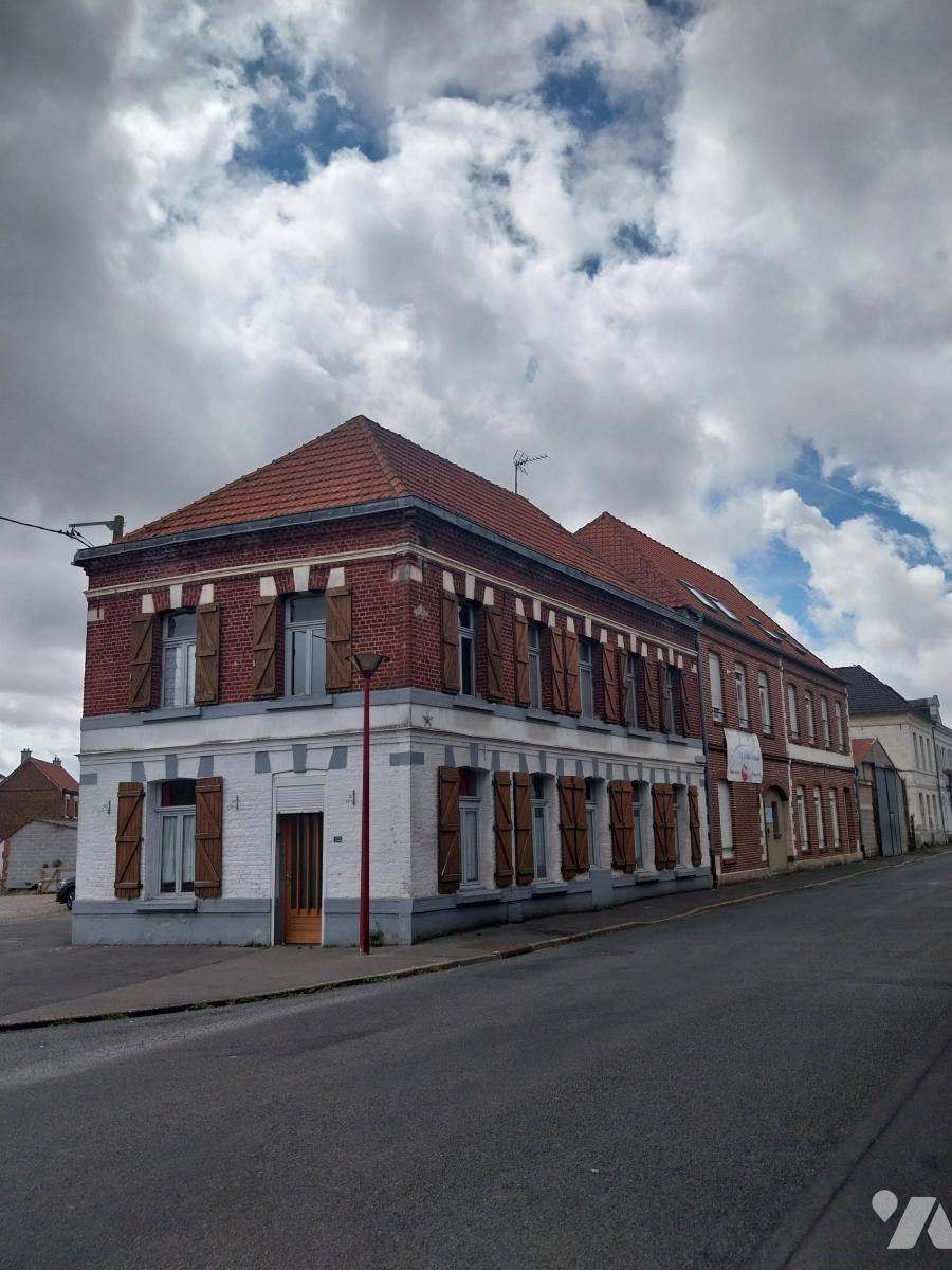 Maison 8 pièces 145 m² · à Aubigny-en-Artois · 145 m² · 135 000 €