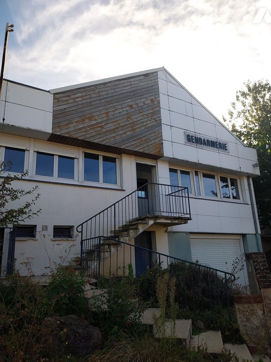 Immeuble 171 m² · à Aubigny-en-Artois · 171 m² · 150 000 €
