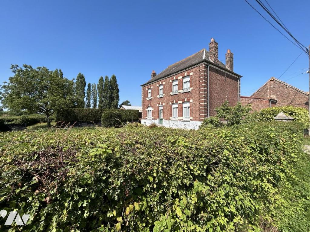 Maison 7 pièces 157 m² · à Calonne-sur-la-Lys · 156,7 m² · 270 000 €