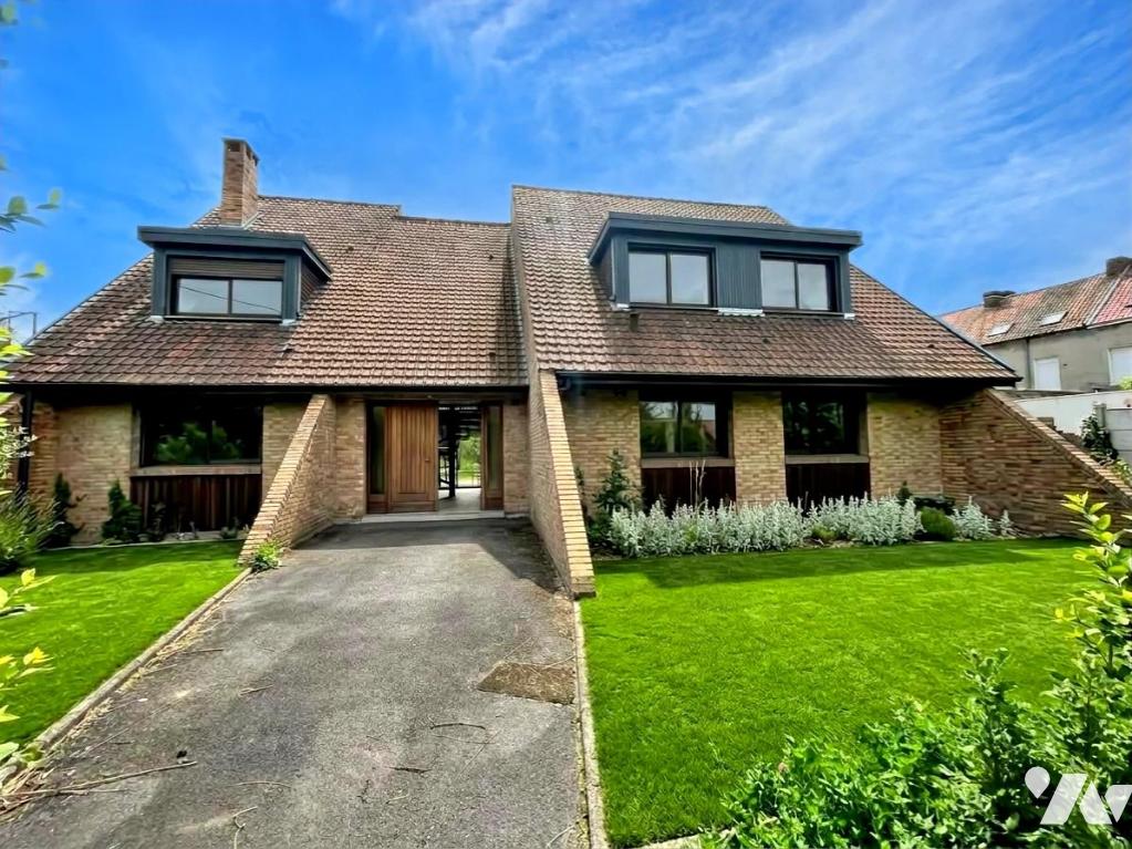 Maison 6 pièces 252 m² · à Hénin-Beaumont · 252 m² · 384 700 €