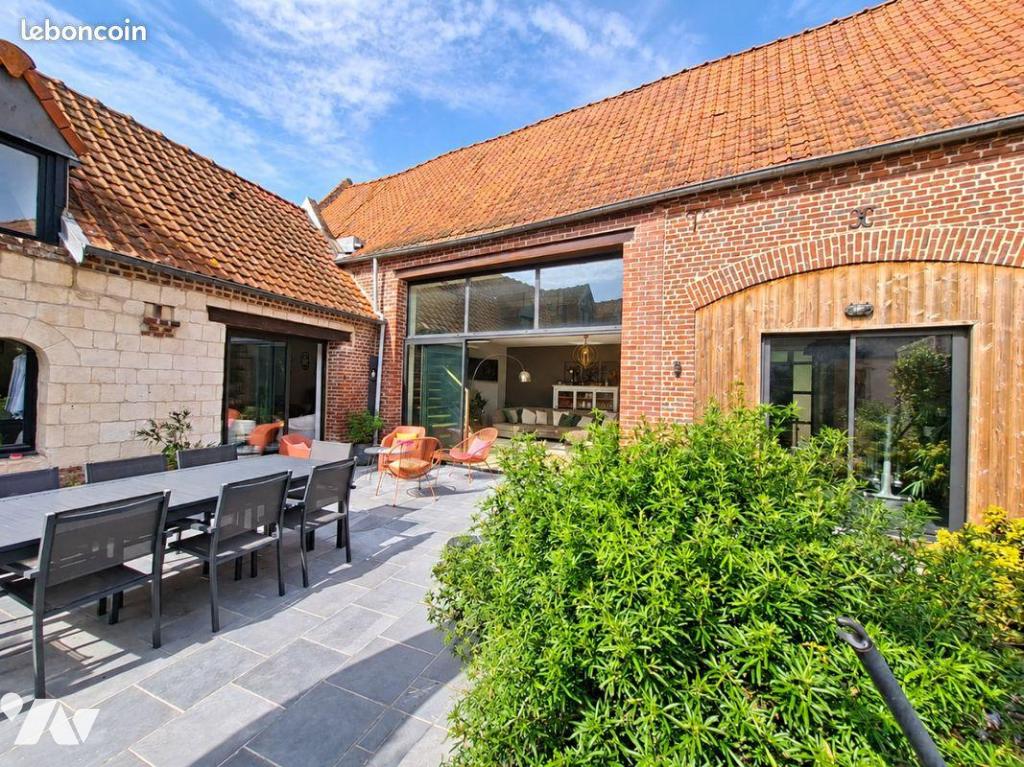 Maison 10 pièces 273 m² · à Haute-Avesnes · 273 m² · 560 000 €