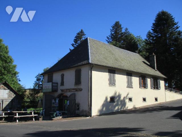 Maison 10 pièces 308 m² · à Godivelle · 308 m² · 380 000 €