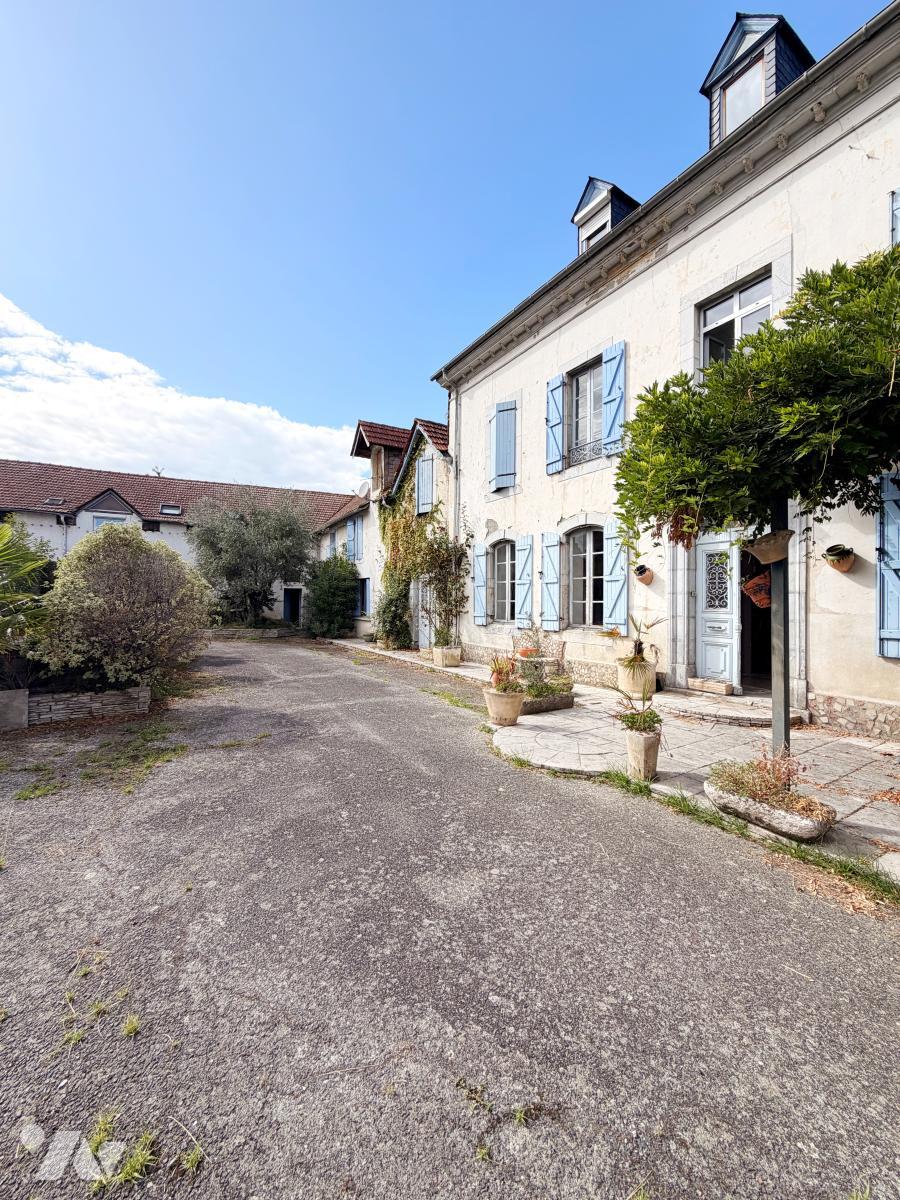 Maison 297m² — Soues