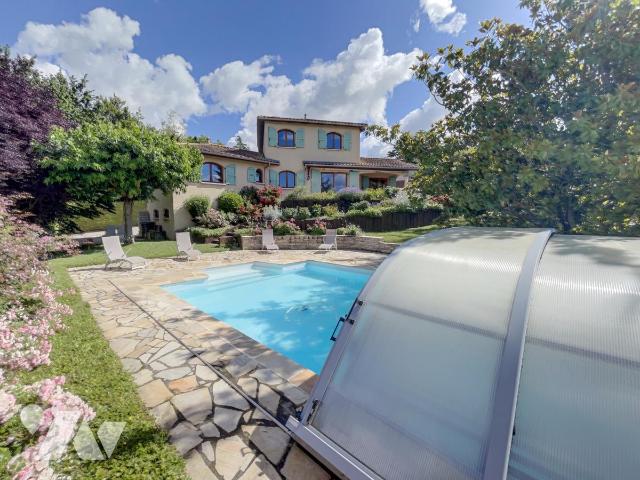 Maison 6 pièces 153 m² · à Saint-Cyr-au-Mont-d'Or · 153 m² · 850 000 €
