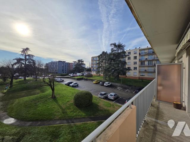Appartement 4 pièces 73 m² · à Décines-Charpieu · 72,7 m² · 180 000 €