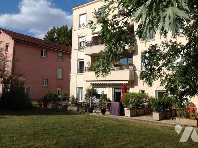 Appartement 4 pièces 90 m² · à Champagne-au-Mont-d'Or · 90 m² · 1 200 €