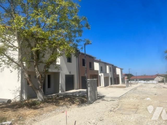 Maison 5 pièces 86 m² · à Saint-Bonnet-de-Mure · 85,8 m² · 1 850 €/mois