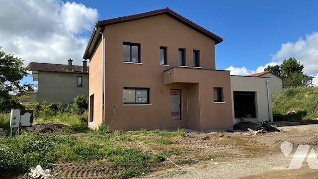 Maison 5 pièces 112 m² · à Saint-Bonnet-de-Mure · 111,9 m² · 2 020 €/mois