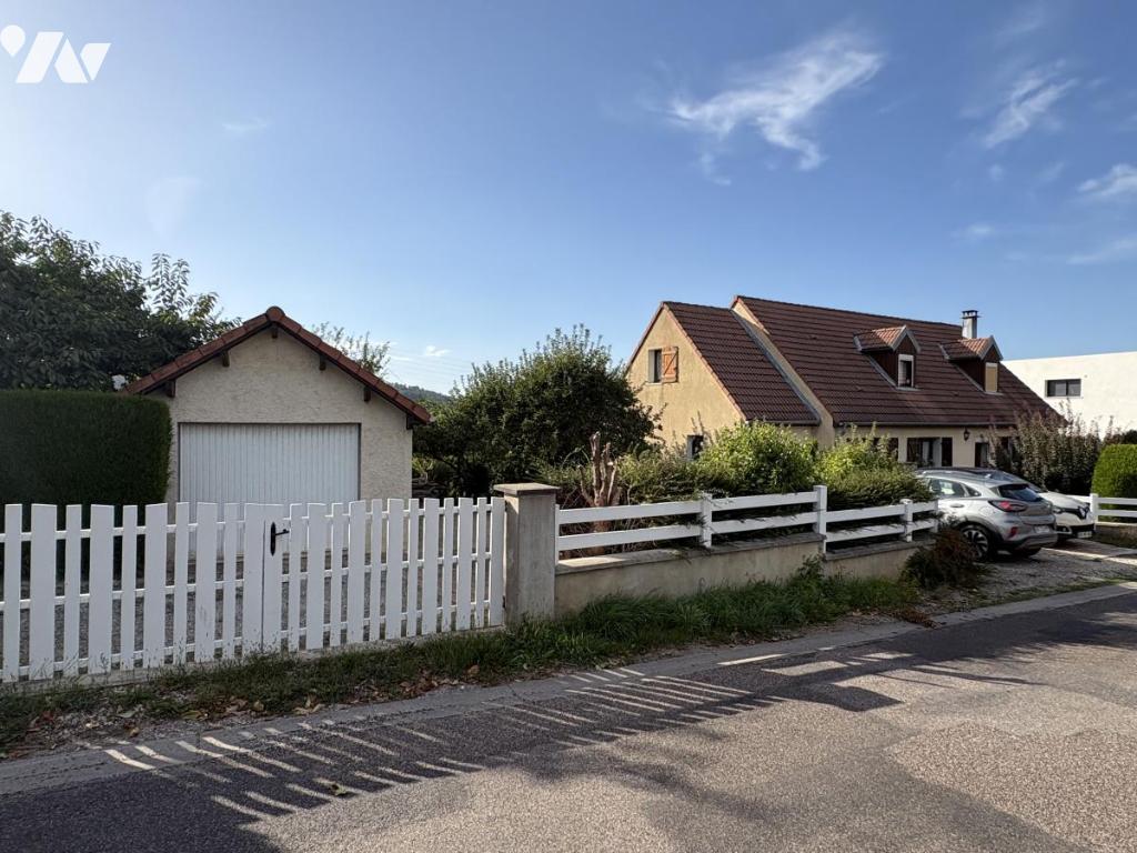 Maison 9 pièces 143 m² · à Échenoz-la-Méline · 143 m² · 168 000 €
