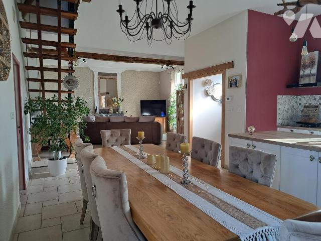 Maison 6 pièces 173 m² · à Lavernat · 173,4 m² · 233 000 €
