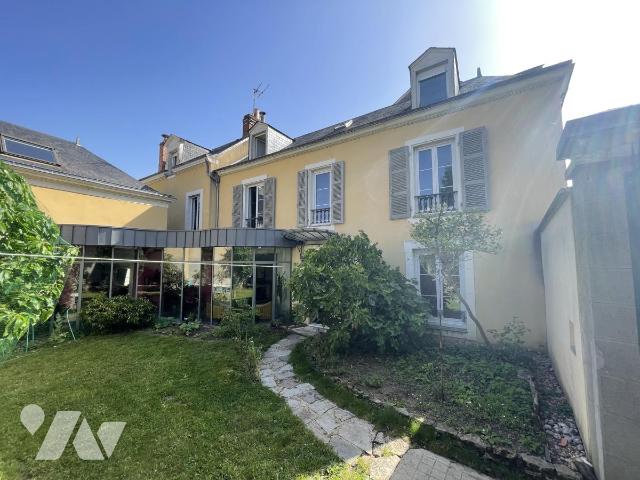 Maison 9 pièces 270 m² · à Mans · 270 m² · 660 000 €