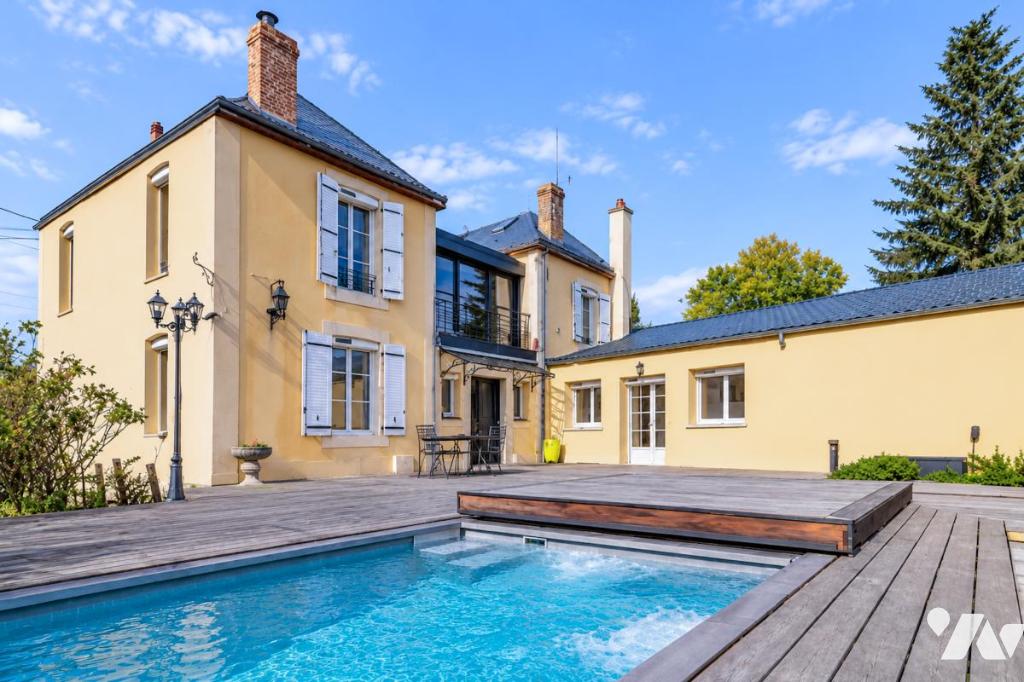 Maison 422 m² · à Arnage · 422 m² · 870 000 €