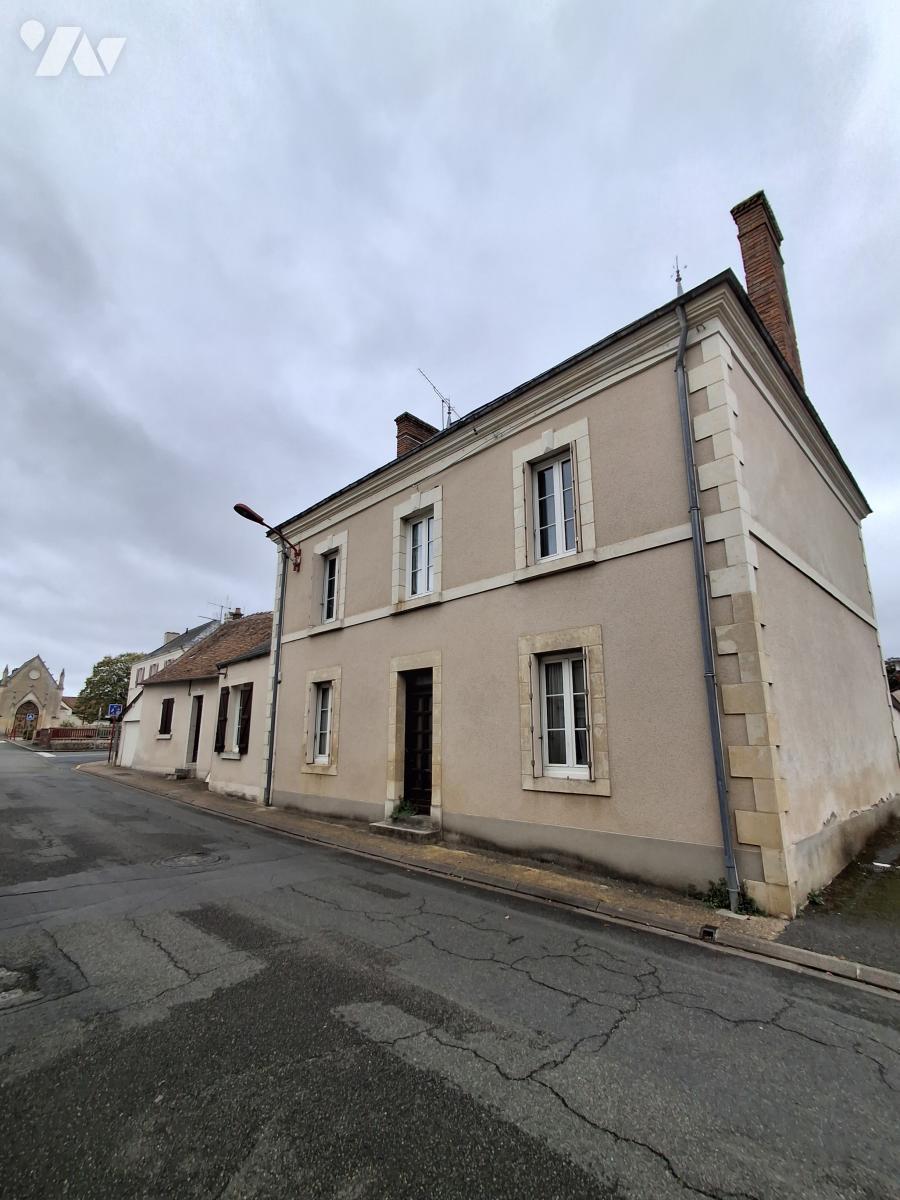 Maison 7 pièces 219 m² · à Crosmières · 219,3 m² · 200 000 €