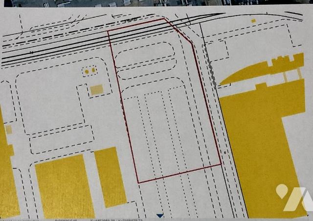 Terrain 10600 m² · à Sablé-sur-Sarthe · 10 600 m² · 690 000 €