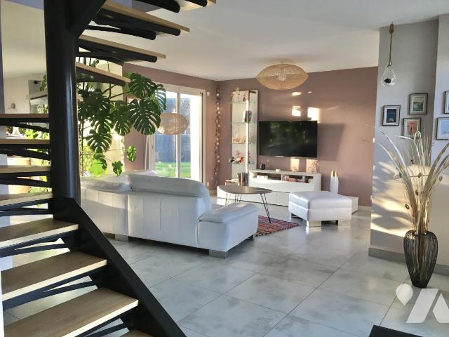 Maison 7 pièces 180 m² · à Auvers-le-Hamon · 180 m² · 285 000 €