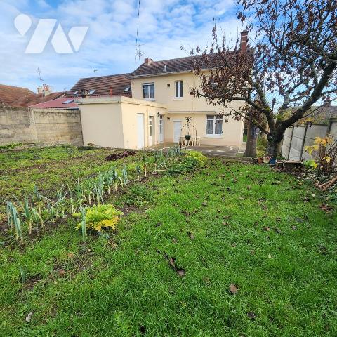 Maison 8 pièces 174 m² · à Ferté-Bernard · 174,1 m² · 160 000 €