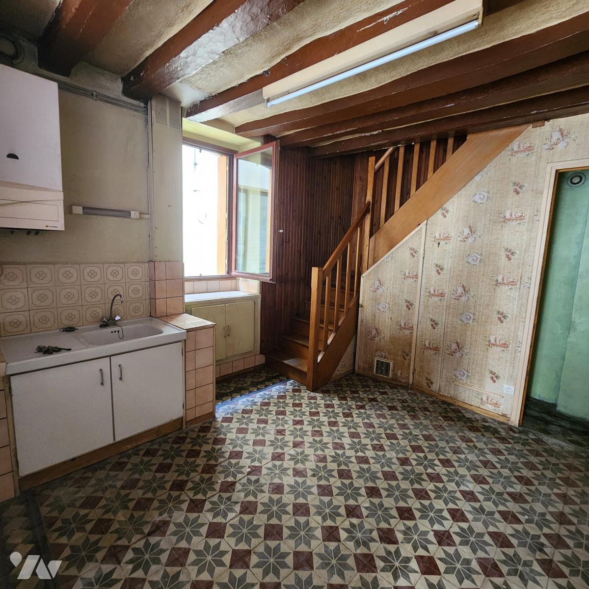 Immeuble 164 m² · à Ferté-Bernard · 164,5 m² · 80 000 €