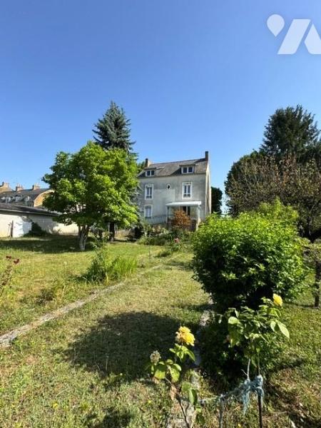 Maison 7 pièces 156 m² · à Noyen-sur-Sarthe · 156 m² · 300 000 €