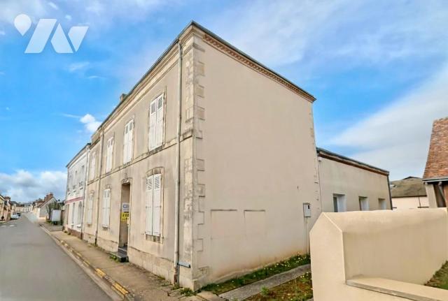 Maison 12 pièces 233 m² · à Marolles-les-Braults · 233 m² · 185 000 €