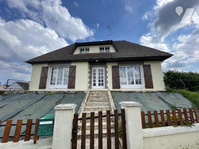 Maison 7 pièces 137 m² · à Marolles-les-Braults · 137 m² · 135 000 €