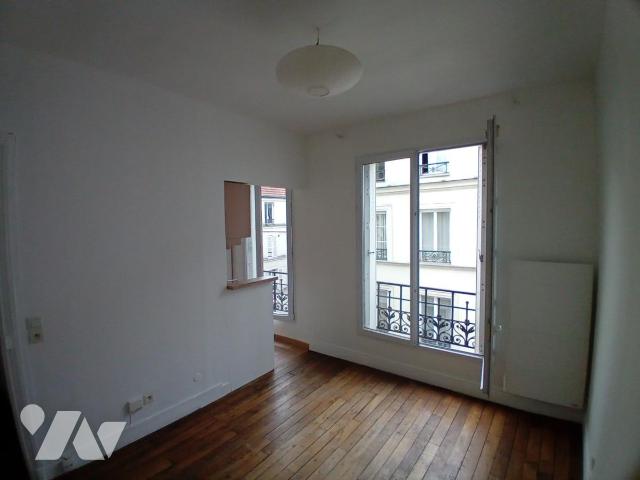 Appartement 2 pièces 29 m² · à Paris 18e Arrondissement · 28,7 m² · 295 000 €