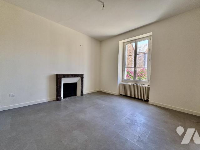 Maison 4 pièces 94 m² · à Saint-Aubin-de-Locquenay · 94 m² · 100 000 €