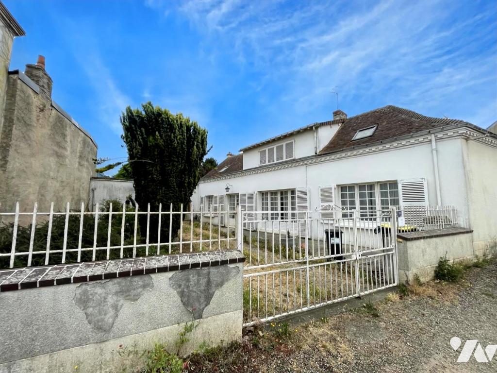 Maison 6 pièces 274 m² · à Souligné-sous-Ballon · 273,8 m² · 150 000 €